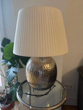 Lámpara de mesa Zara Home plateada