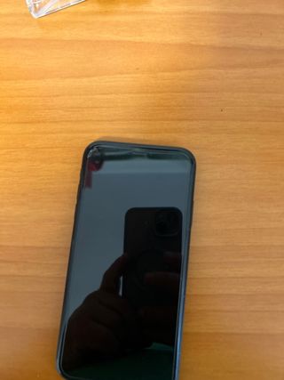 iPhone XR Negro 64 gb de regalo una funda 