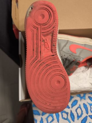 Nike Air Force 1 Gris y Rojo