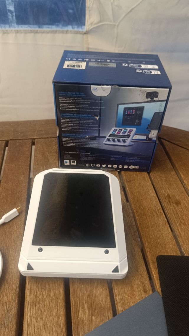 Elgato Stream Deck + Blanco