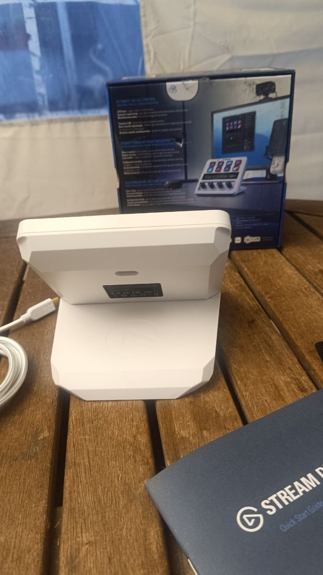 Elgato Stream Deck + Blanco
