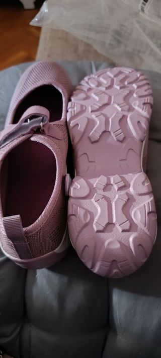 Zapatillas rosas/moradas con velcro