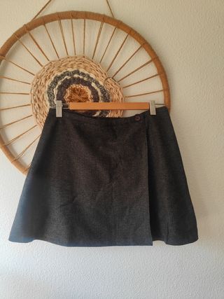 Lote 2 faldas: negra y espiguilla