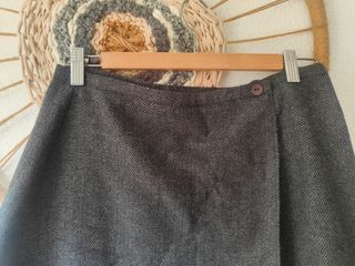 Lote 2 faldas: negra y espiguilla