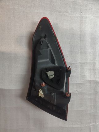 Piloto trasero izquierdo Mercedes W205