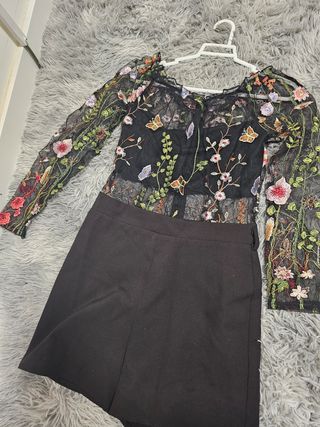 Mono corto mujer bordado flores