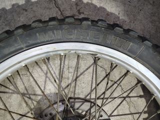 Dos Ruedas de moto Michelin T63