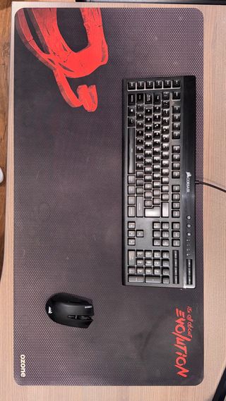 Ratón y Teclado Gaming Corsair RGB