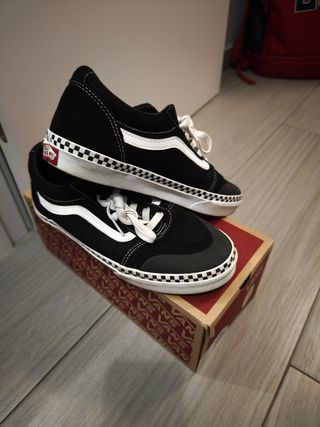 Zapatillas Vans Old Skool Negras y Blancas