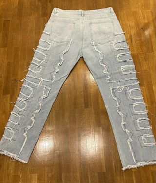 Vaqueros hombre oversize desgastados