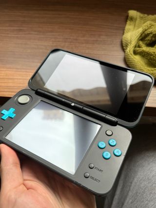 IMPOLUTA New Nintendo 2ds XL + 9 Juegos