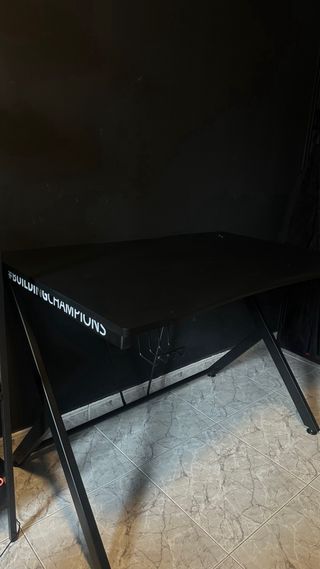 Escritorio Gaming Trust GXT 711 Dominus