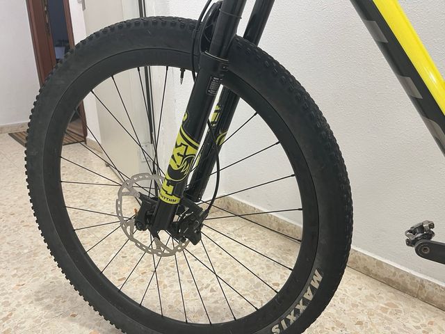 Scott Scale 930 Carbono MTB. Talla M