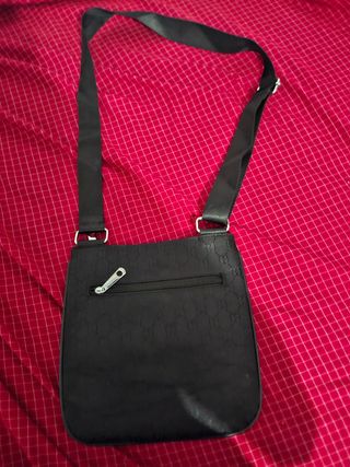 Riñonera Gucci Negra con Rayas verde rojo y negro