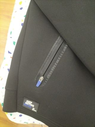 Chaqueta Zara tacto neopreno negra