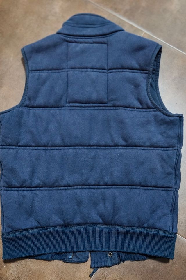 Chaleco acolchado Abercrombie & Fitch azul