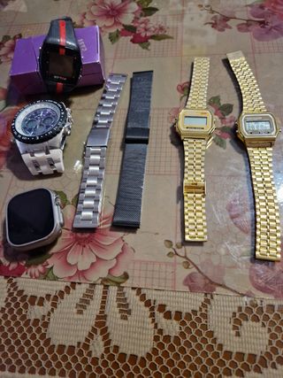 Diferentes relojes y correas de relojes