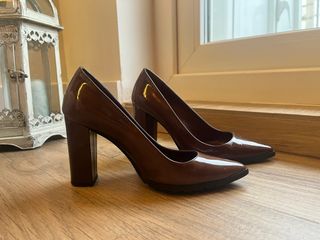 Zapatos de salón Lujans tacón 9cm marrón