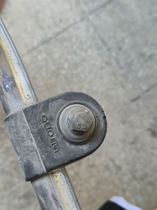 Pezzi bici epoca: fanale, manubrio, sella dinamo