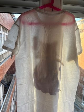 Camiseta gato samurái con pez koi