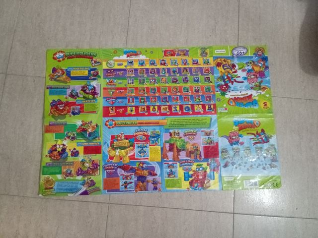 Superthings - Lote de Figuras y Accesorios