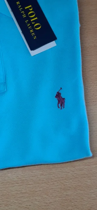Polo azul Ralph Lauren.
