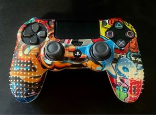 PS4 Slim 1TB • Versión 12.02 • Mando + 2 Juegos 