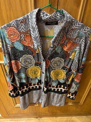 Vaquero gris Zara con Camisa Nina Lopez