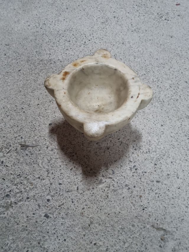 Mortero antiguo de mármol