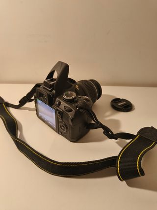 Cámara Digital Nikon D3100 con Accesorios