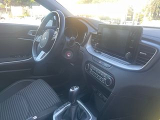 KIA Ceed 1.0 120 cv tgdi año 2023 por 239 euros