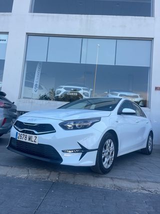 KIA Ceed 1.0 120 cv tgdi año 2023 por 239 euros