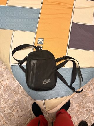 Riñonera Nike Tech Negra