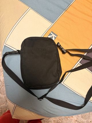 Riñonera Nike Tech Negra