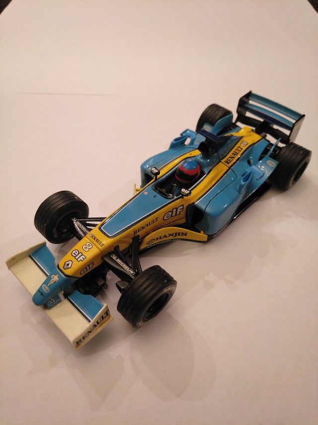 Superslot F1 #8 Renault Elf