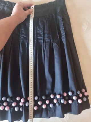 Falda Tintoretto negra con pompones
