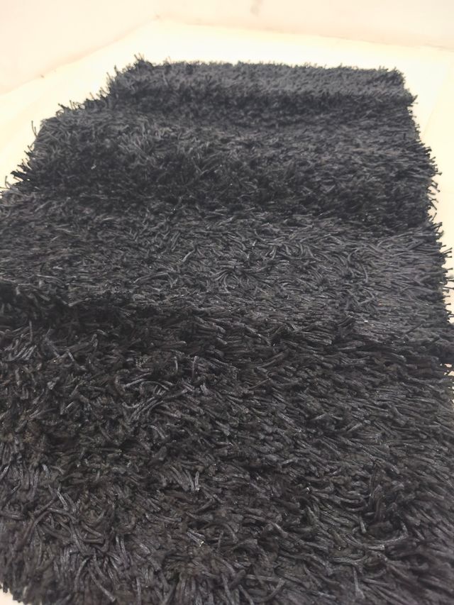 Juego de 2 alfombras (roja y negra)