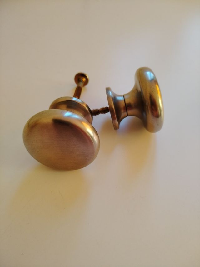 Puxadores de armário em aço inox