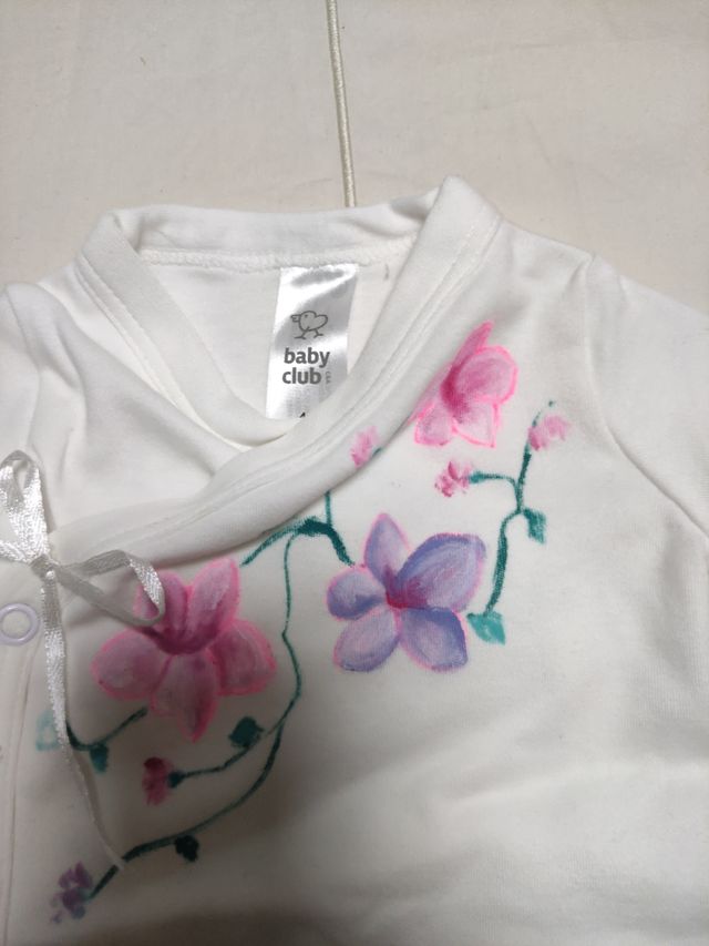 Body bebé pintado a mano flores