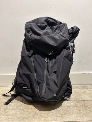 Mochila Montaña Quechua MH500 38L Negra