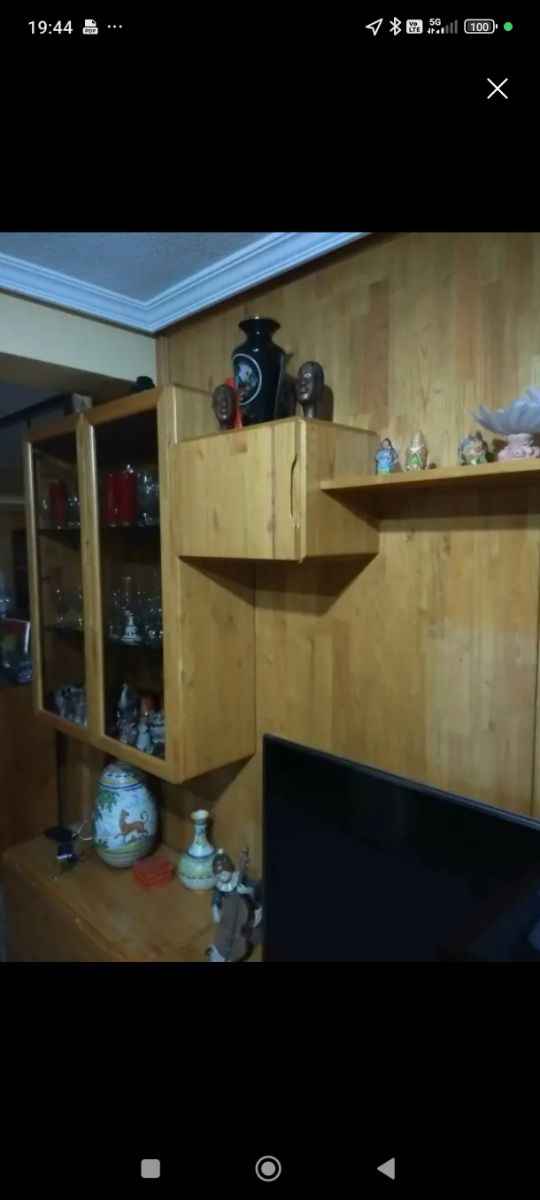 Mueble de salón madera y cristal