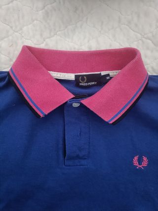 Camiseta Fred Perry Azul y Rosa