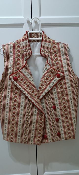 Chaleco de fallero beige y rojo. Tela de tapicería