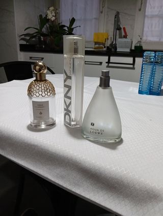 Frascos vacíos Agua de Loewe, DKNY y Guerlain 