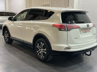 Toyota Rav4 2.0D 150D 2WD Business
