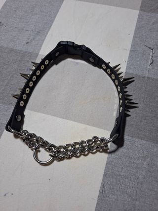 Collar gótico con pinchos y cadena