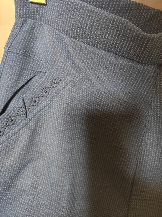 Pantalón vestir con detalles
