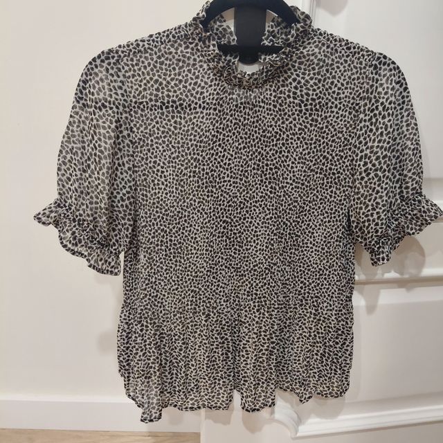 Blusa con stampa leopardata