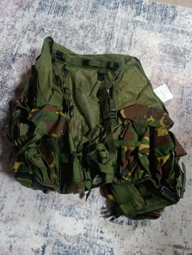 Giubbotto tattico mimetico