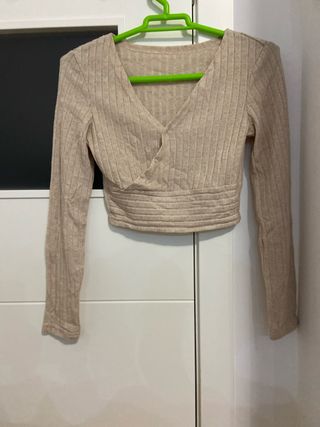 Camiseta manga larga escote pico beige